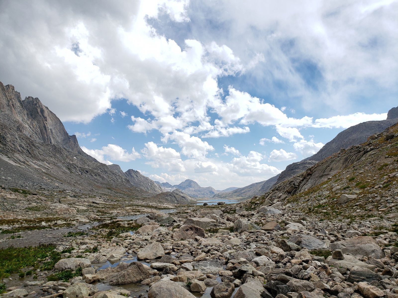 Once I got over Knapsack, I considered stopping for the night but 
nothing in Titcomb was really "speaking to me". I figured I'd keep 
putting one foot in front of the other for a bit longer.