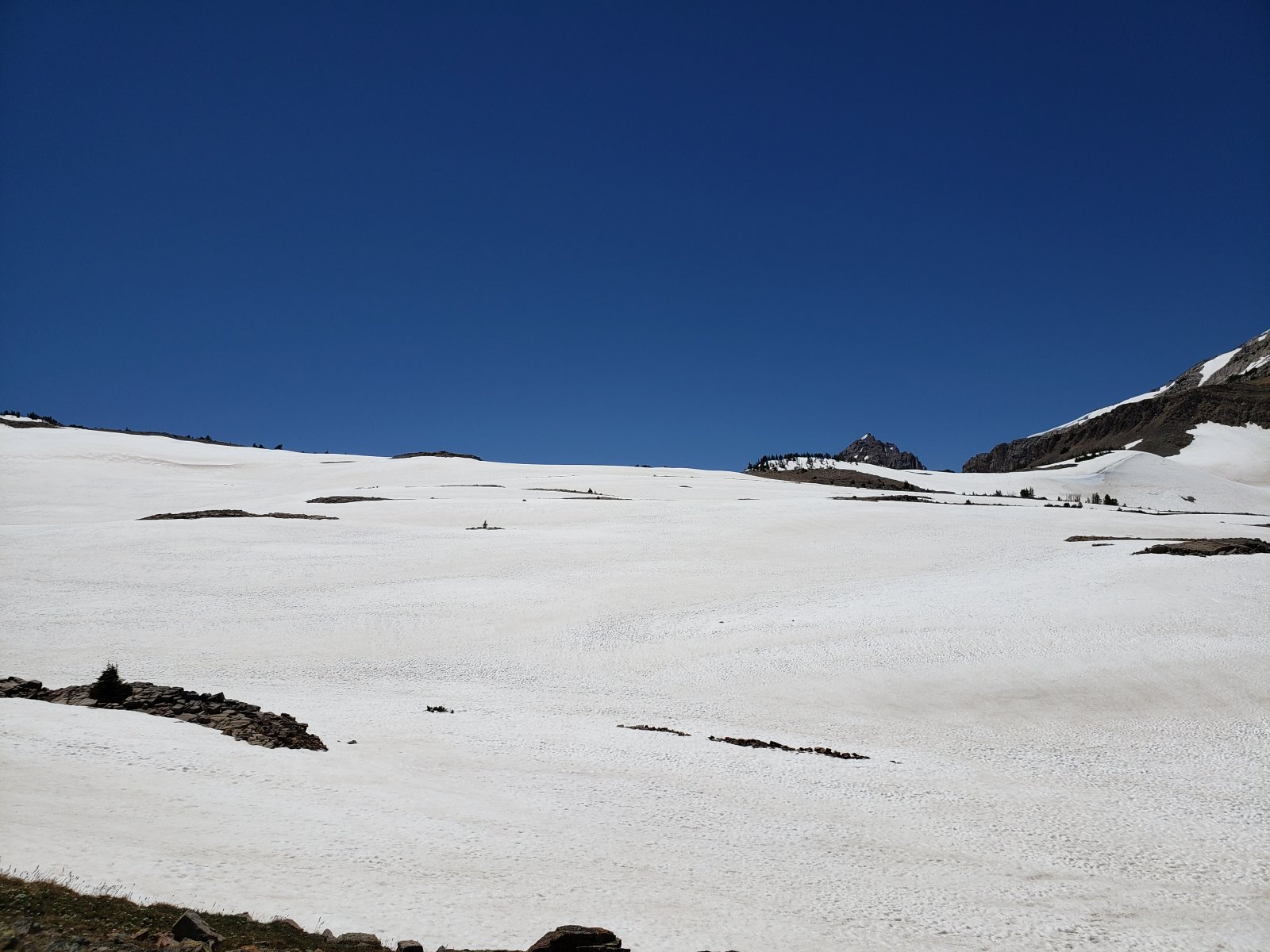 On the other side - along Swift Creek - the views were also spectacular,
 but I didn't grab too many photos. I'm bad about taking pictures to 
begin with and at that point I had visions of bacon cheeseburgers 
dancing in my head.