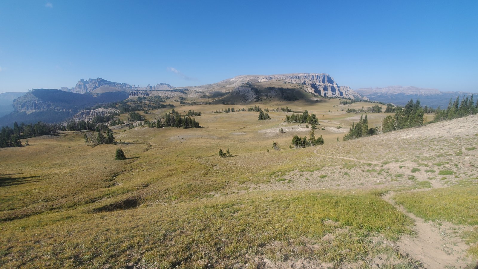As we got closer to Brooks Lake, there were some pretty well-used 
unofficial trails running along the Divide and eventually down to 
Bonneville Pass.