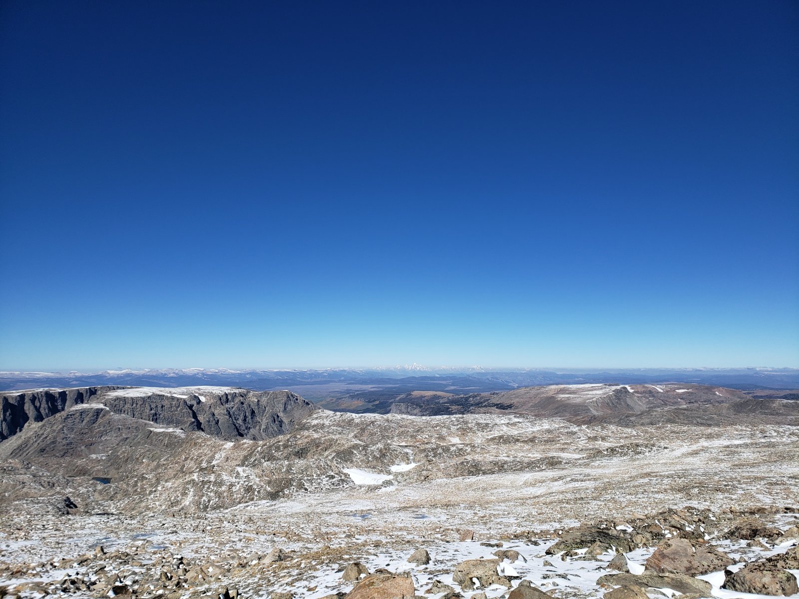 By far the best smoke conditions since my Gros Ventre trip in June (link) - we were able to see the Tetons easily from our route most of the day.