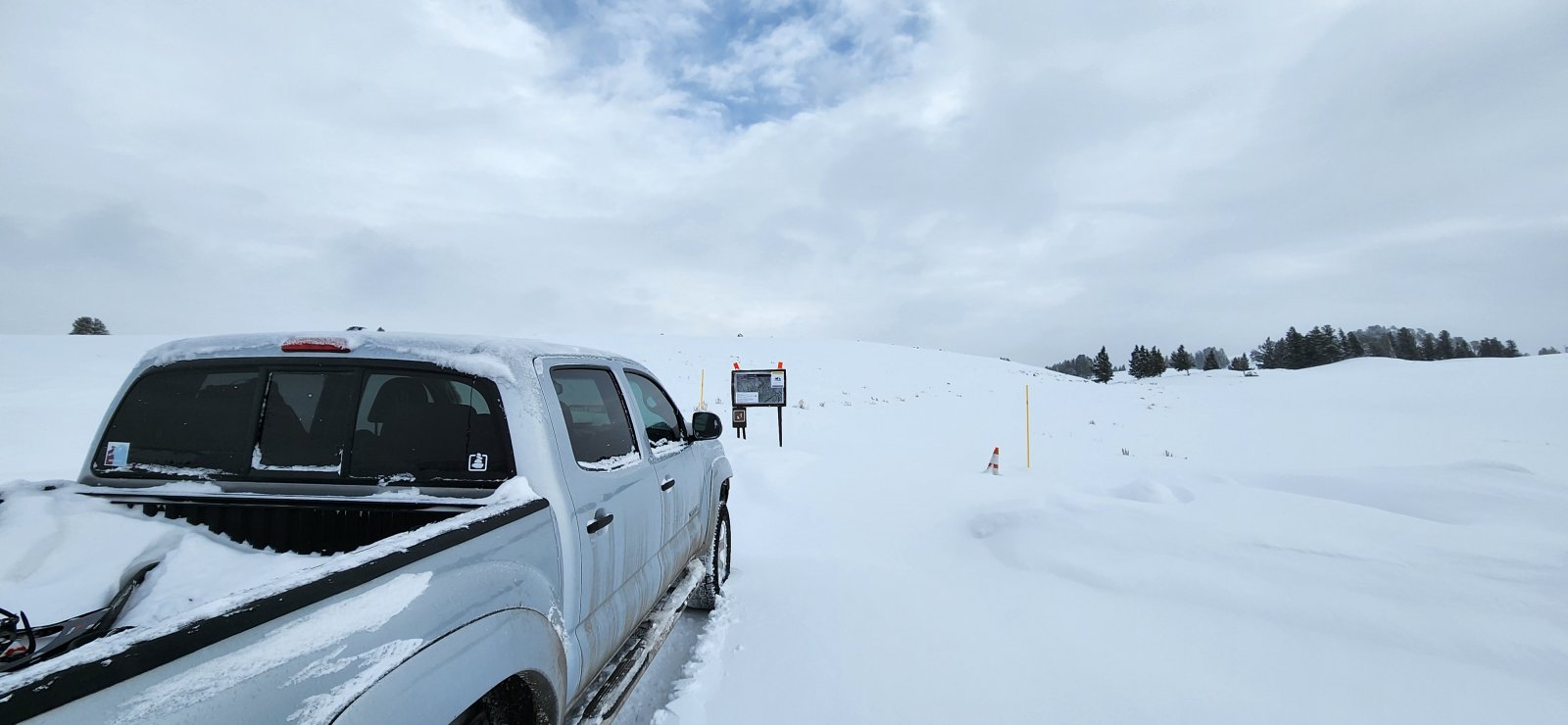 Some of my only blue skies of the weekend - stuck with me for a bit, but
 back to cloudy and windy well before I hit the halfway mark.