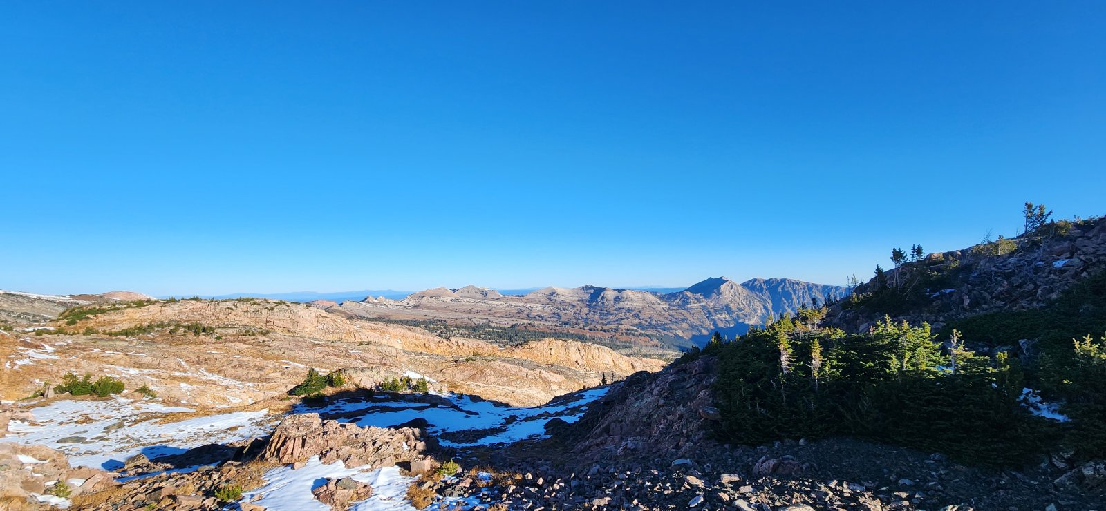 Looking towards Moose Basin. My original route had us going through the 
basin itself - which I shall return for, but we had great views of the 
entire drainage for much of the day.