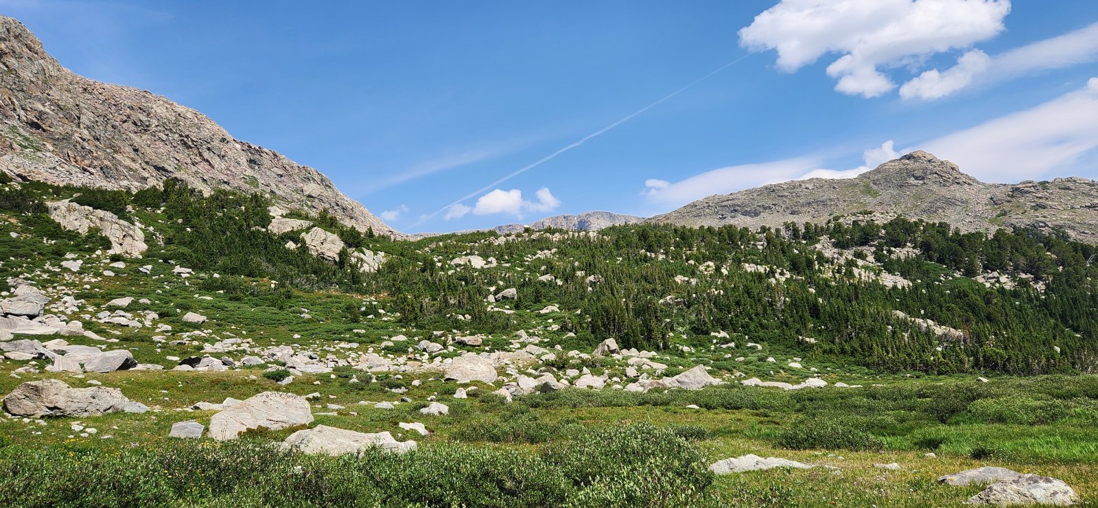 I really enjoyed this little mini-basin at the fork of the creek.