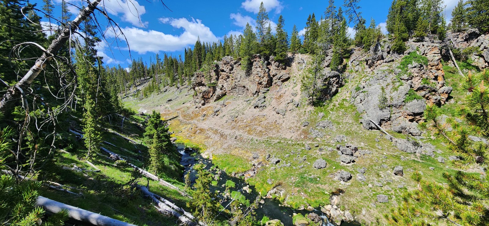 Rather than coming up on Glen Africa Basin from the south - as on my 
last visit - we stumbled out of a stand of trees to find it beginning 
directly below us.