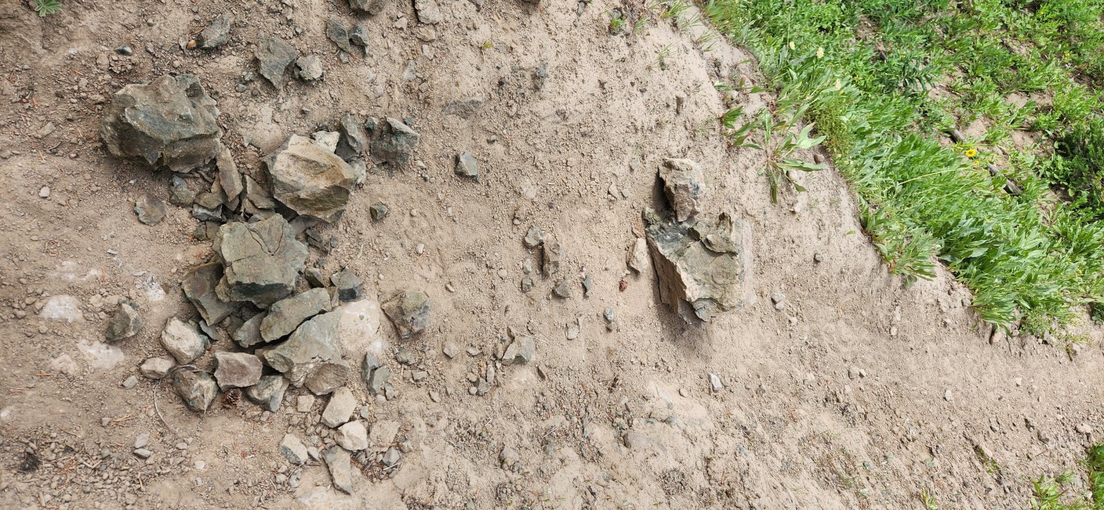 The upper basin and Kingfisher Peak were spectacular as we approached the pass.