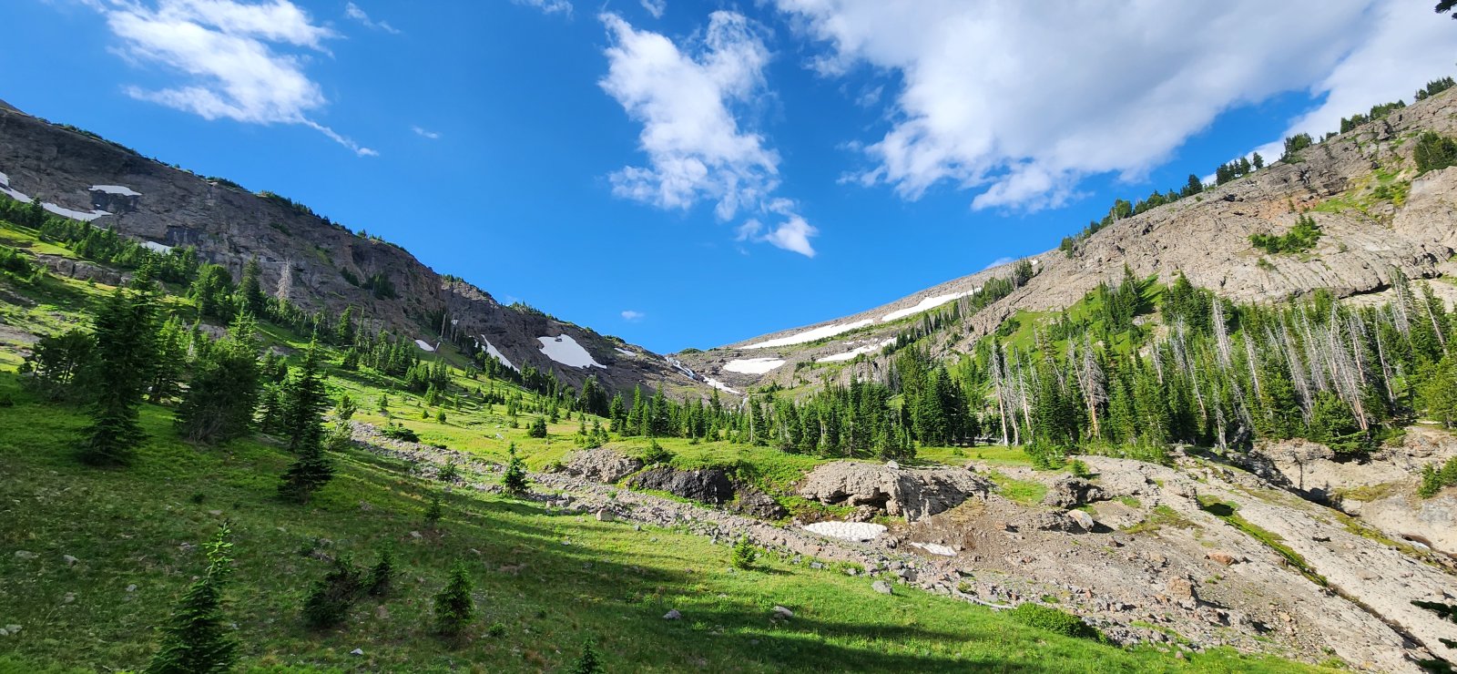 I guess I'd call this the middle basin of Hidden Creek. Another 
wonderful set of falls coming over the upper edge and a real 
'Shangri-La' vibe. I stopped for a bit to enjoy before heading up 
towards the next set of falls.