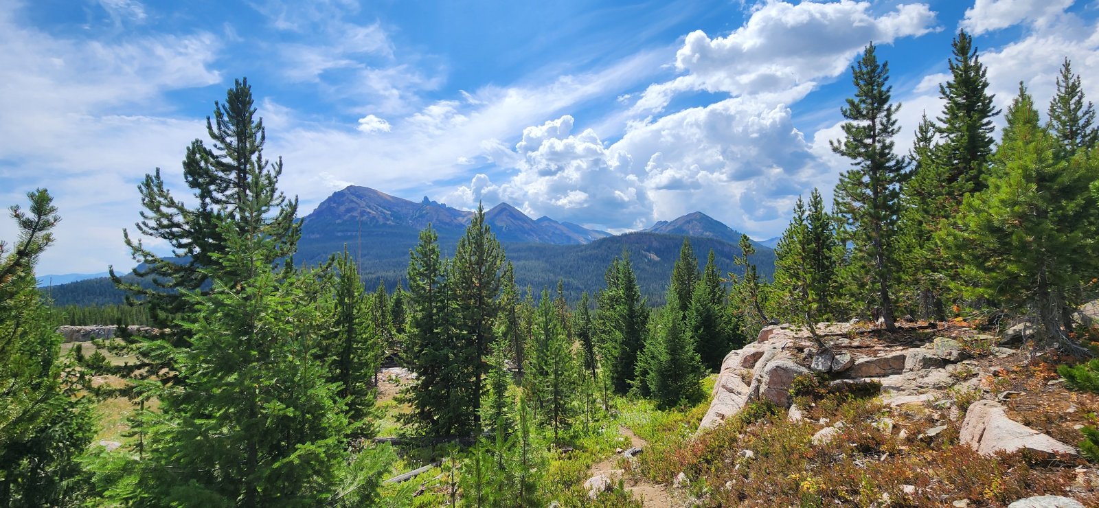 A few more nice views near the trailhead.