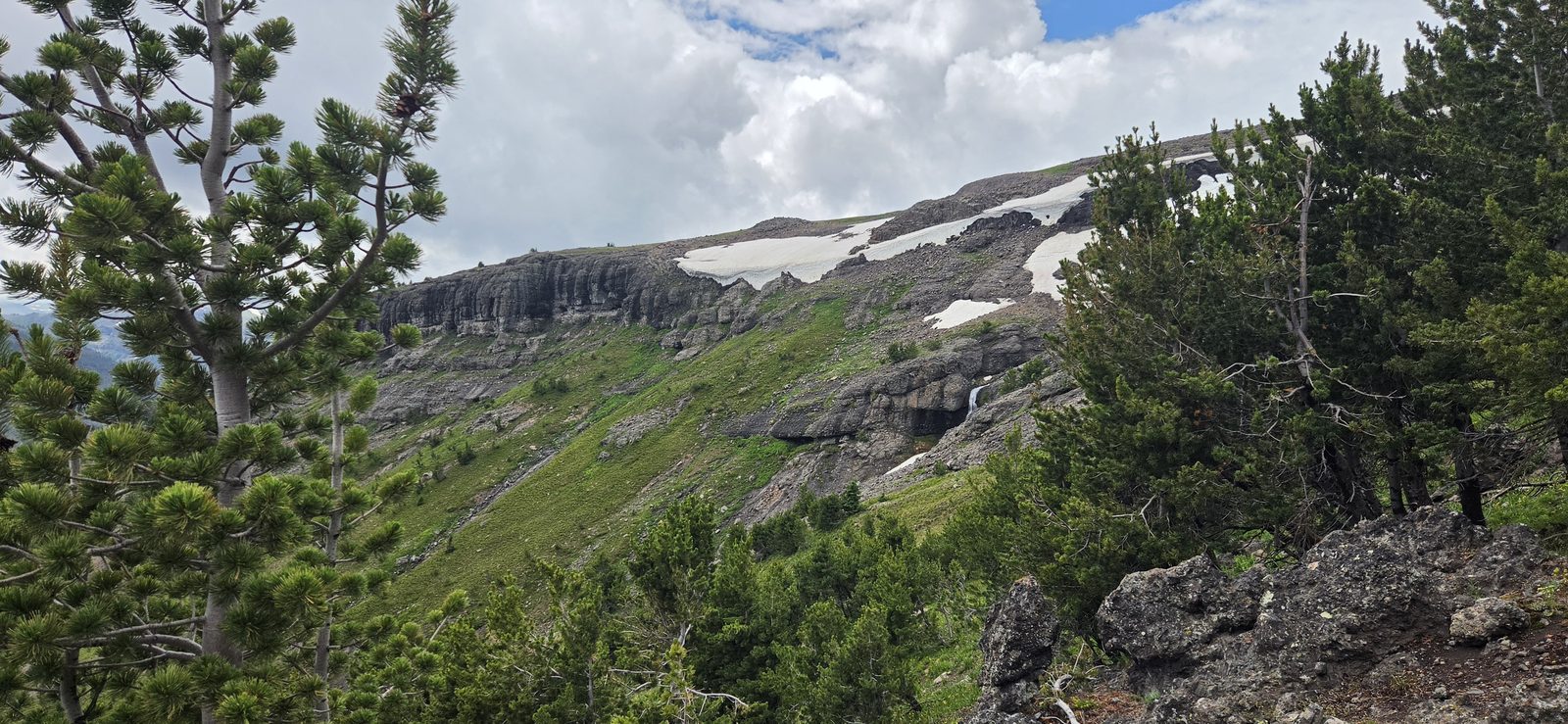 Once I reached the cliff bands, my climb down got a lot more interesting.