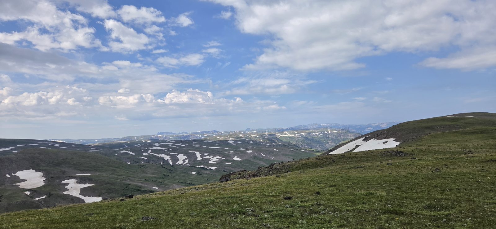 Big views across the plateau.