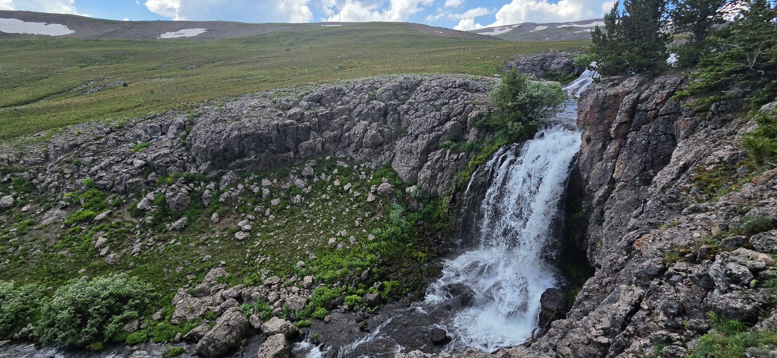 The middle falls.